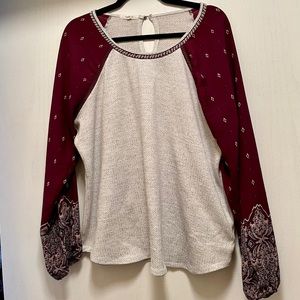 Maurices thermal beaded top w/ floral sleeves XXL